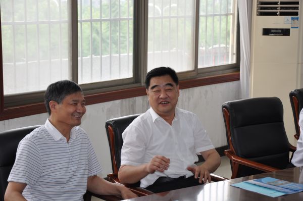 司法厅长王本群来松园律所调研