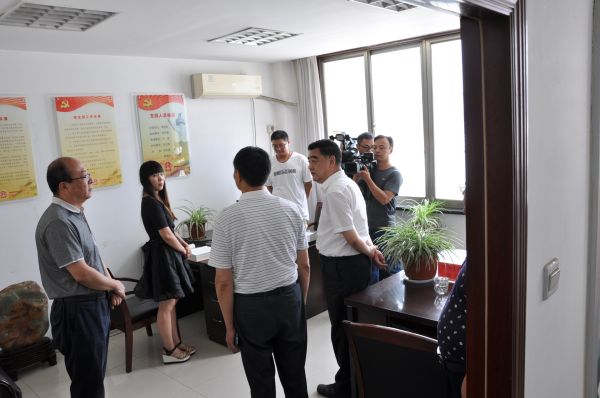 司法厅长王本群来松园律所调研