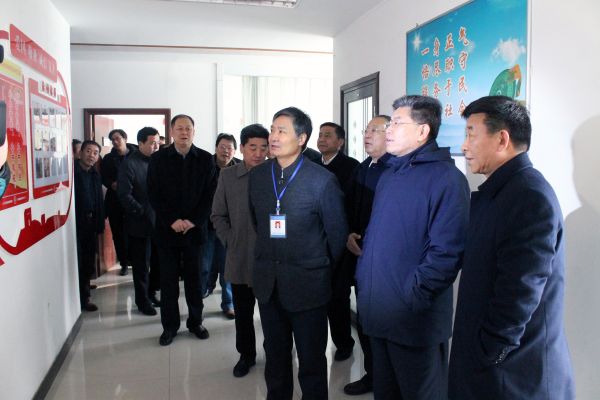 泰安市市委、政法委郭德文书记，副市长、公安局局长鞠向群局长和有关市领导来松园所检查指导工作